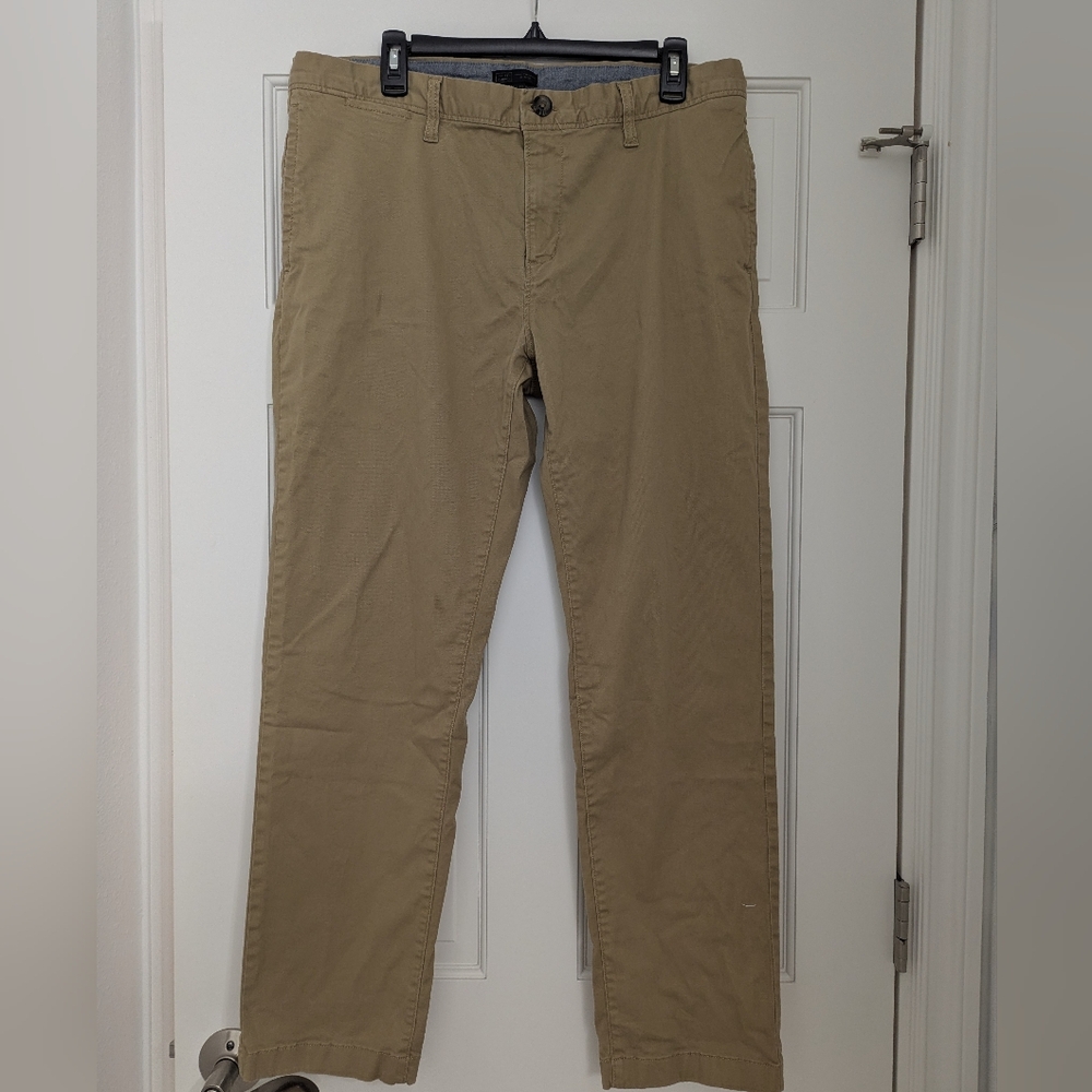 14th & Union Men's Khaki Chinos